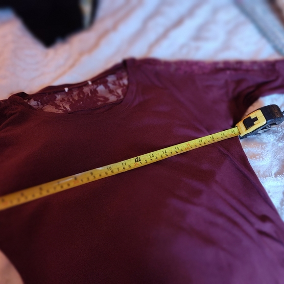 M-L Tag less Maroon Lace Crew Neck Cut Out Long-sleeve Top - Picture 10 of 15